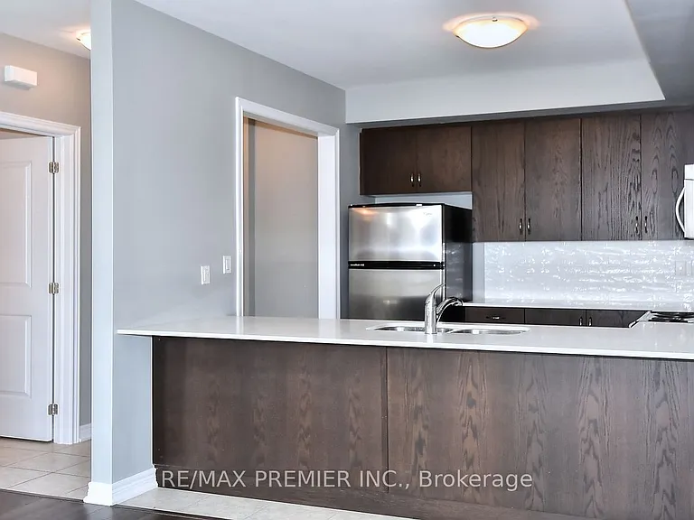 105 Kayla Cres #10 — Photo 9