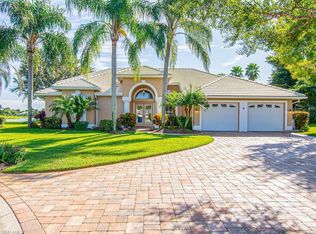 2036 Castle Garden Ln, Naples, FL 34110