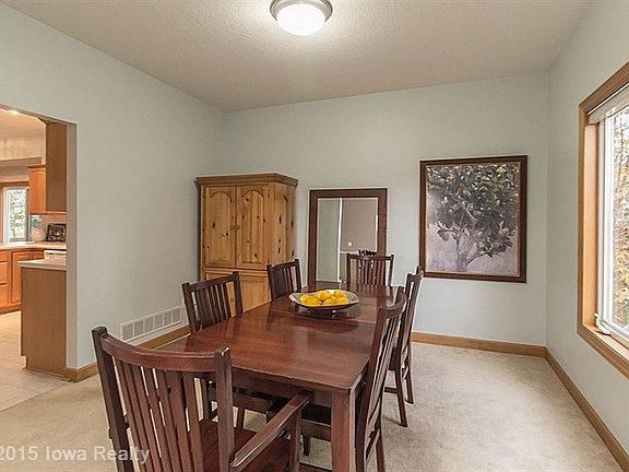 3rd image of 9413 Catalina Cir