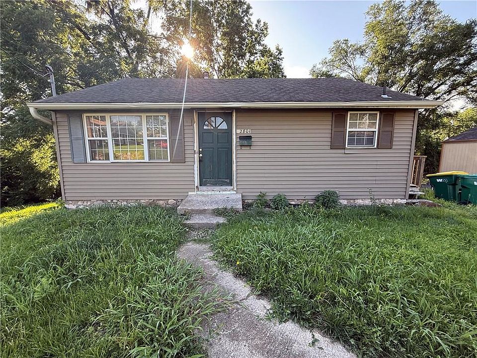 1st image of 2801 S 8th St