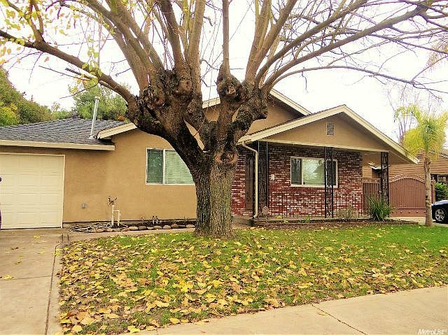 For Sale: 1728 W Sonoma Ave, Stockton, CA 95204