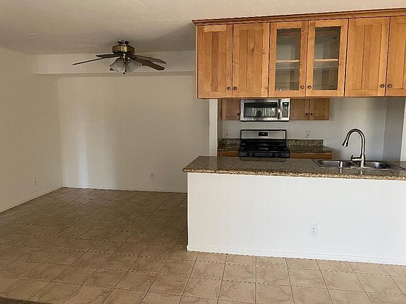 3rd image of 6645 Woodman Ave APT 118