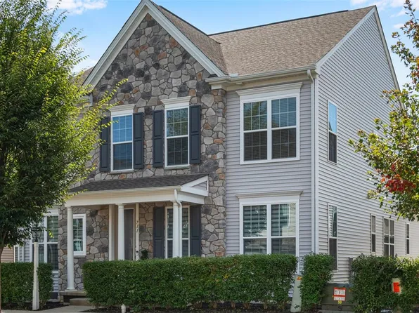 711 Withers Park Dr, Cranberry Township, PA 16066