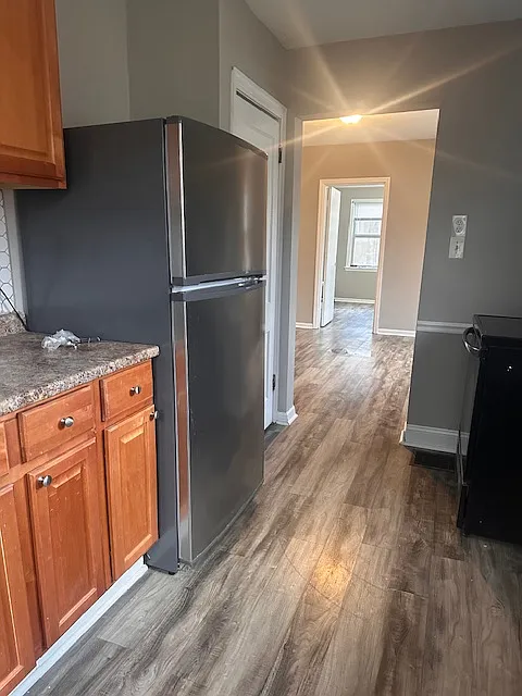 2 bed, 1001 sqft, $1,100 — Photo 3