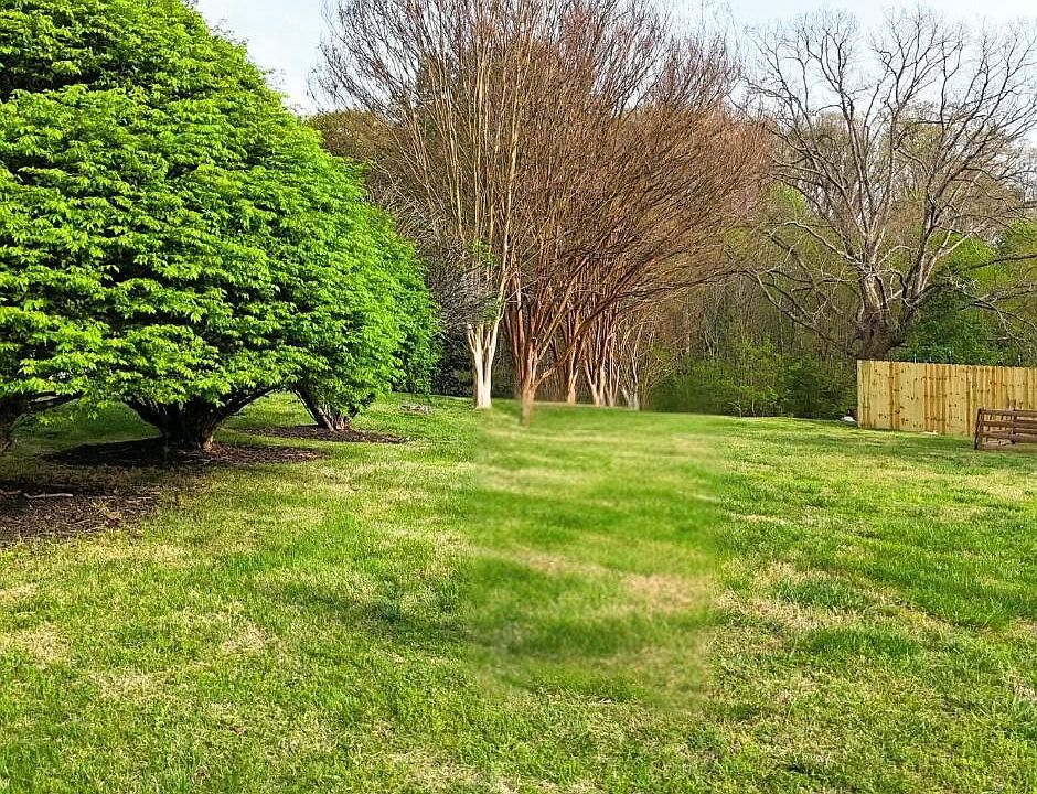 1st image of 165 Brentwood Pl
