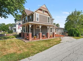 118 S Ridge St, Crown Point, IN 46307