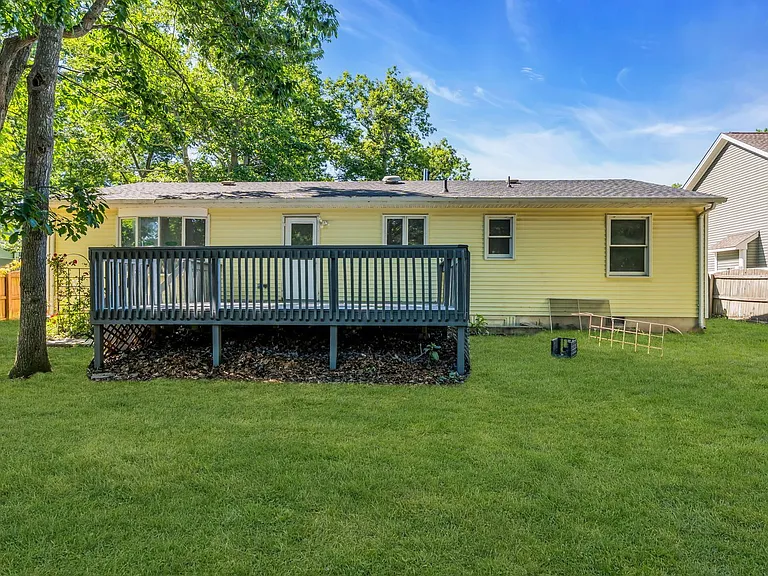 2556 Woodland Rd — Photo 35