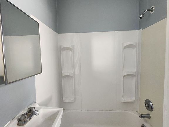 5th image of 533 E 14th St #2