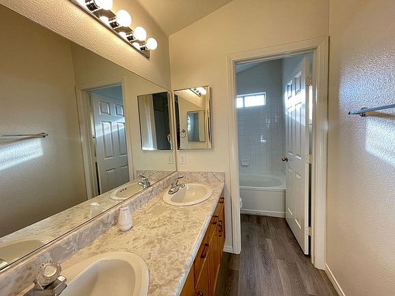 5th image of 899 Coral Cottage Dr