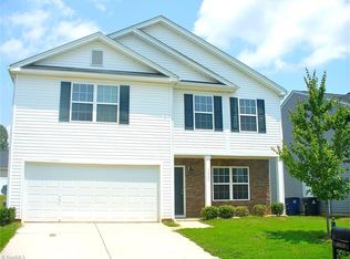 3925 Creekmoore Dr, Winston Salem, NC 27101