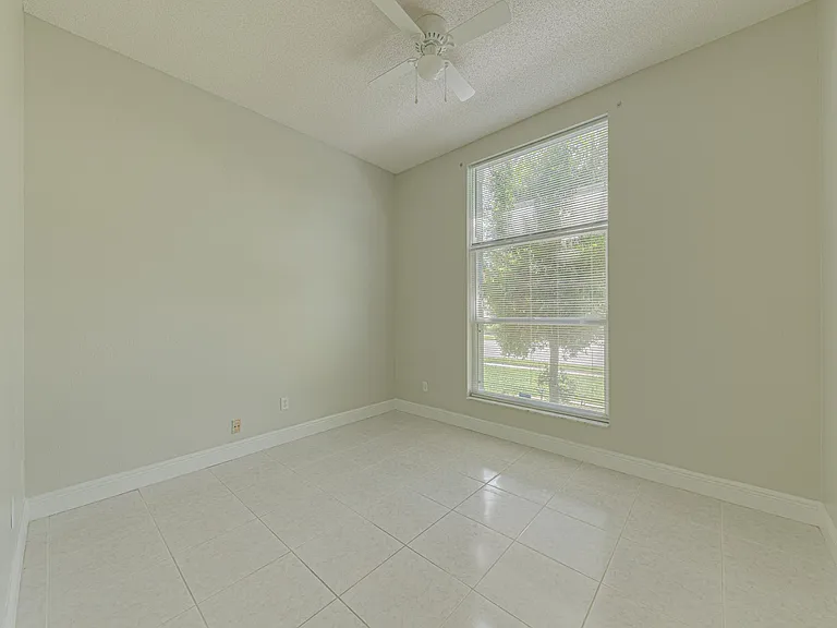 12549 Waterhaven Cir — Photo 10
