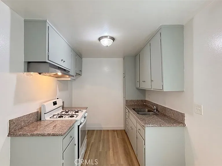 640 Ward St #2 — Photo 5