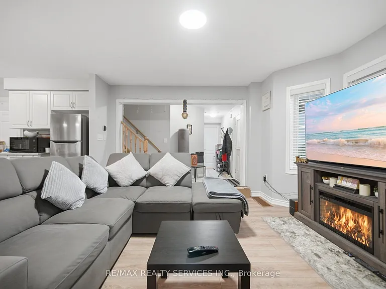 75 Benhurst Cres #UPPER — Photo 14