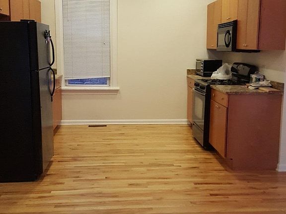 4th image of 1143 W Wrightwood Ave APT 1R