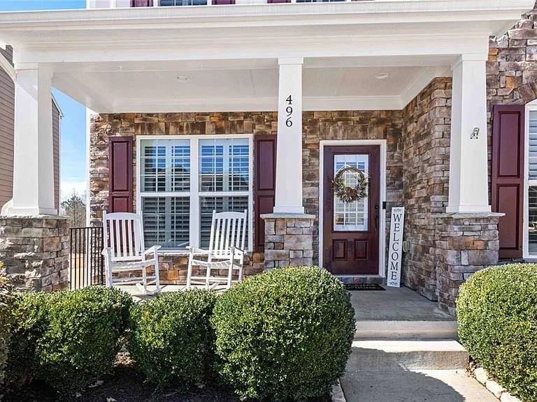 496 Spring View Dr — Photo 3