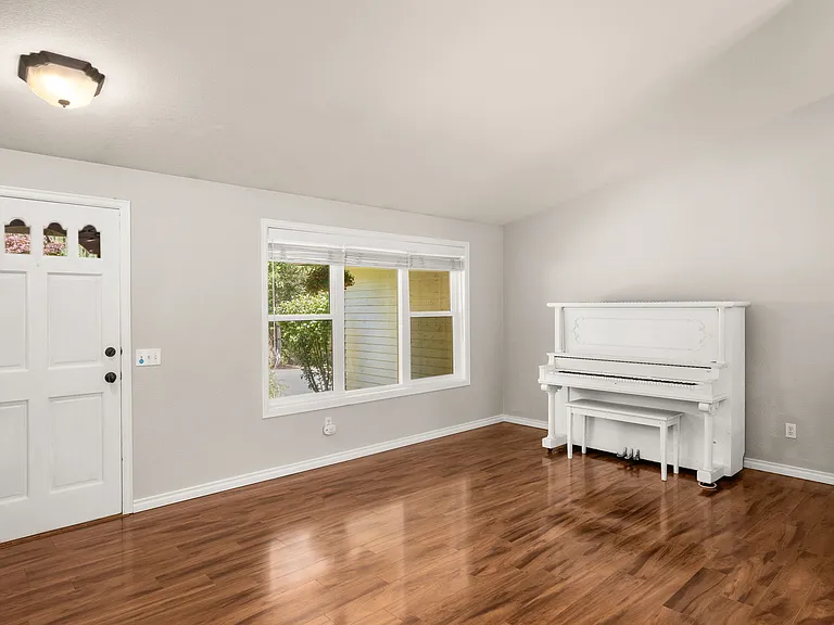 17304 Highway 9 SE — Photo 10