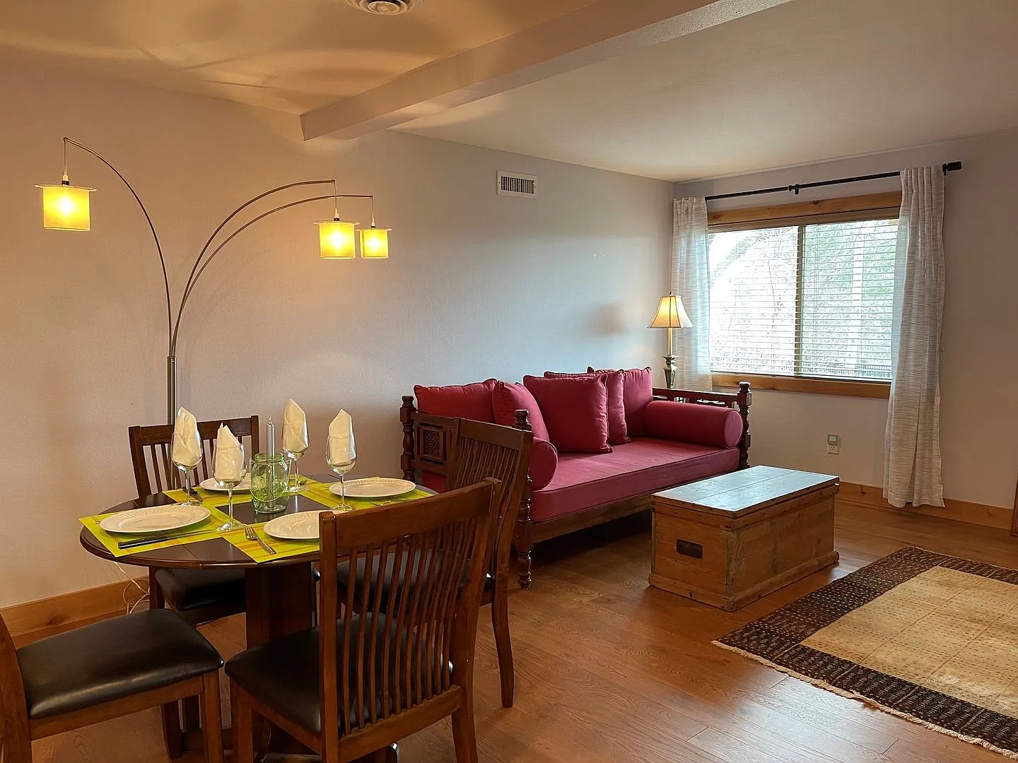 Cozy 1 Bed/1 Bath — Photo 4