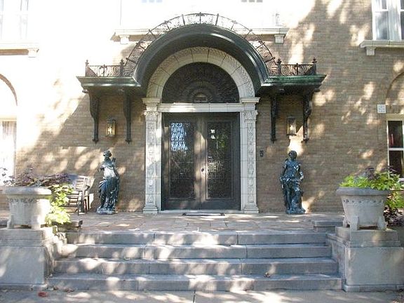 5th image of 2533 Francis St