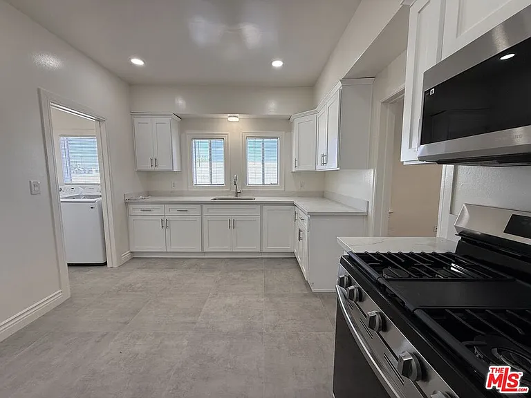 1462 W 36th St #1/2 — Photo 1