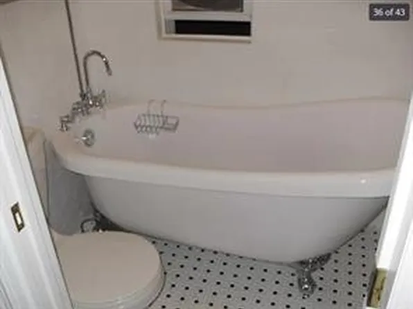 256 Withers Street 6 image 10 of 10