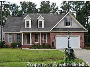 105 Shining Water Ln, Spring Lake, NC 28390