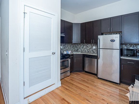 2nd image of 3358 N Sheffield Ave #3356-1