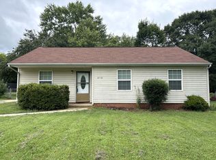 2112 Thornfield Rd, Charlotte, NC 28217