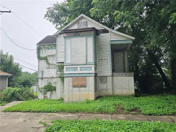 114 E Saint Paul St, Saint Joseph, MO 64505