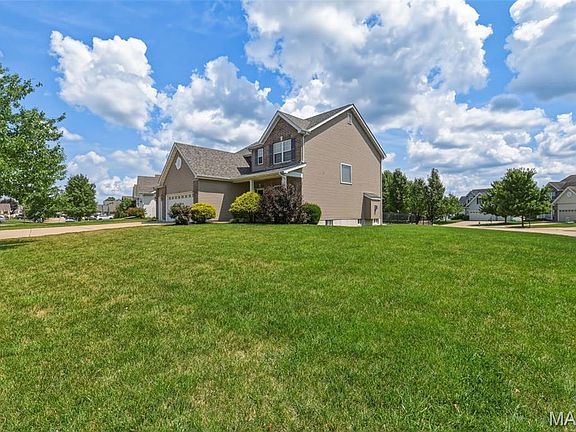 3rd image of 104 Towergate Dr