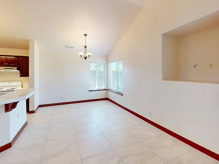 2292 Golden Ave — Photo 8