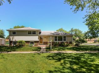 444 Parkside Ave, Itasca, IL 60143