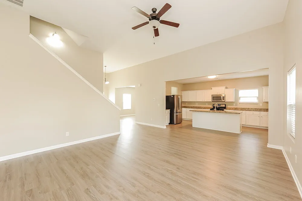 4 bed, 3.5 bath, 2510 sqft, $2,460 — Photo 4