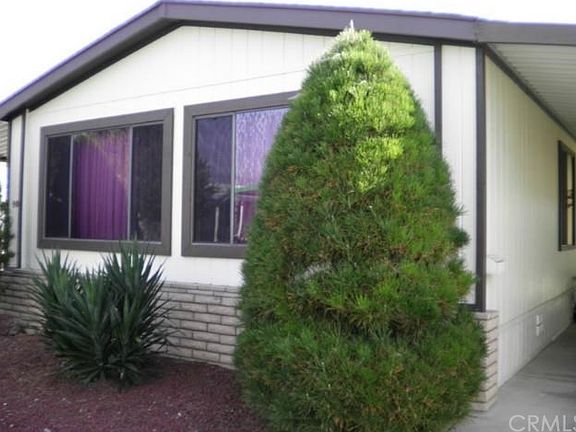 2nd image of 1300 W Menlo Ave Space 90