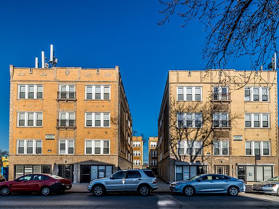 3rd image of 2610 N Laramie Ave #2618-1S