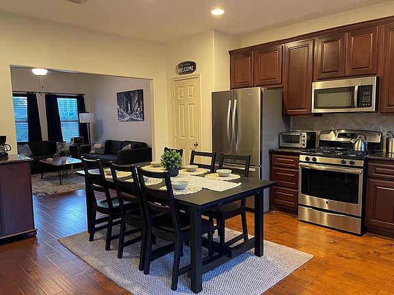 3rd image of 5116 Pinemont Pl