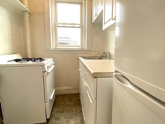 3rd image of 1420 Commonwealth Ave #31