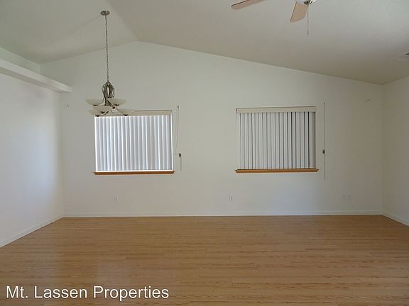 3rd image of 1295 Shadow Mountain Dr