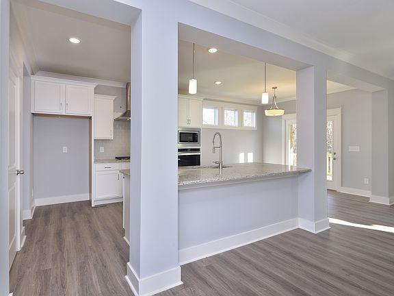 5th image of 603 Grayson Cir