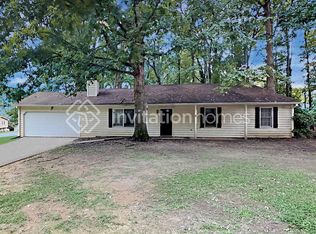 1347 Candlelite Ln, Snellville, GA 30078