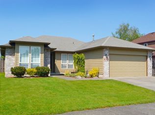 615 SW 27th Way, Troutdale, OR 97060