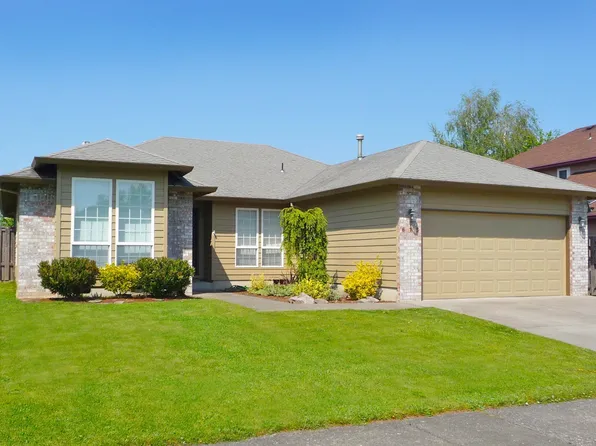 615 SW 27th Way, Troutdale, OR 97060