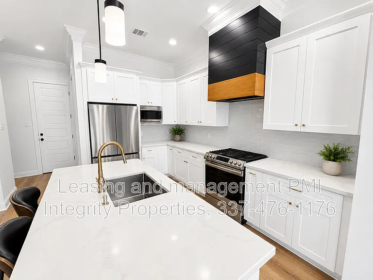 107 Prague Ave — Photo 2