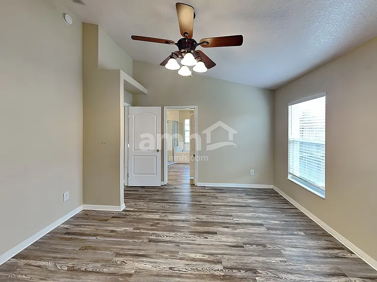 10222 Summer Elm Ave — Photo 10