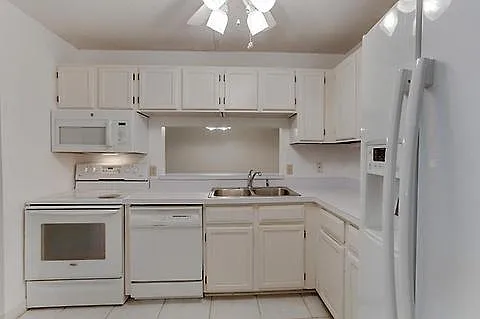 10511 Cedar Lake Rd #211 — Photo 5