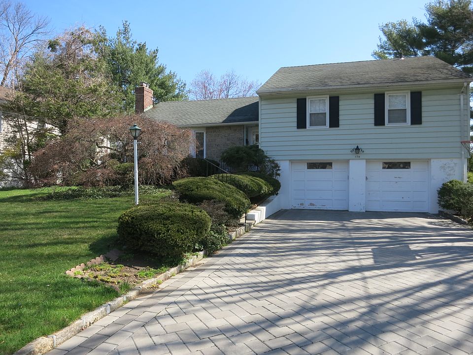 Beautifully Paved Driveway