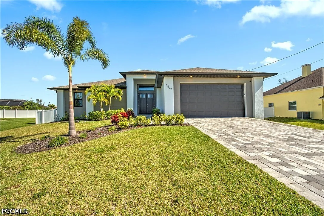 4 bed, 3.0 bath, 2010 sqft, $3,700 — Photo 2