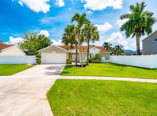 9958 Robins Nest Rd, Boca Raton, FL 33496