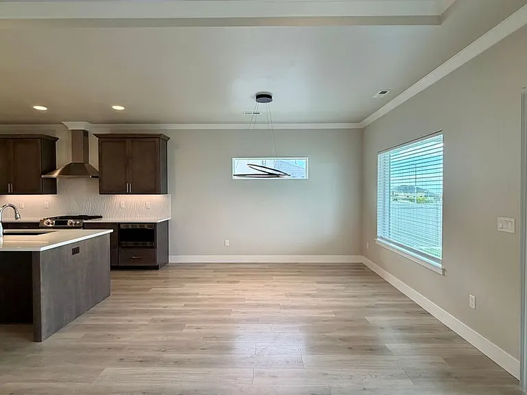1808 Somers Ln — Photo 11