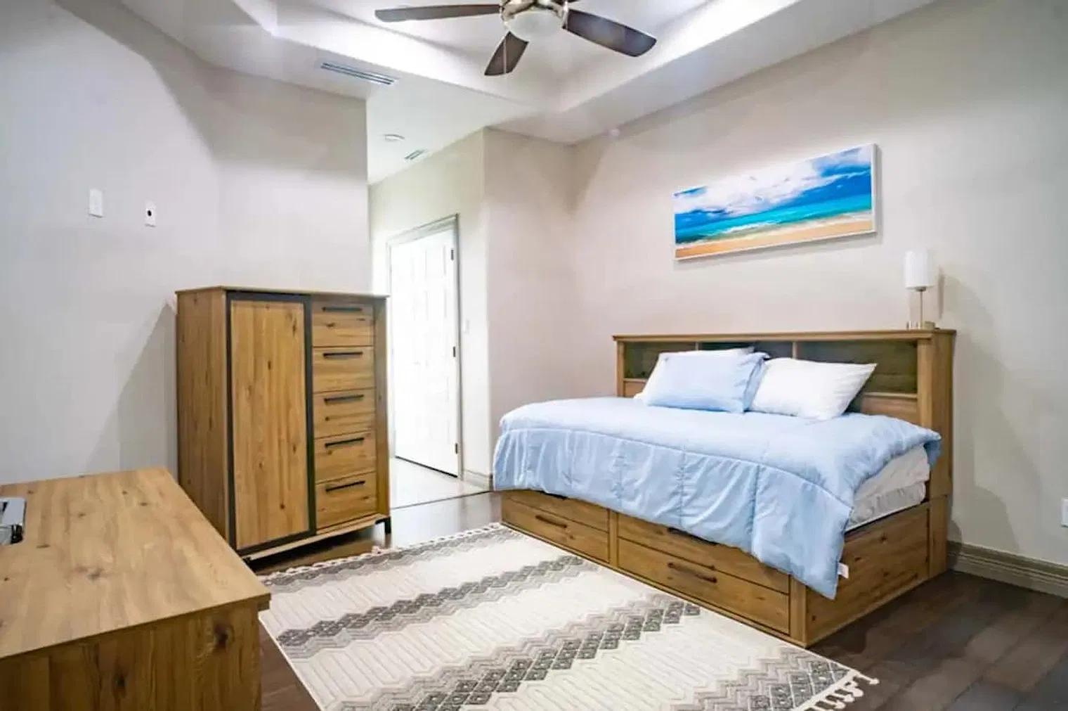 4 bed, 4.0 bath, $8,553 — Photo 4