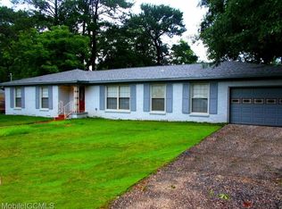 322 Valley Rd, Chickasaw, AL 36611